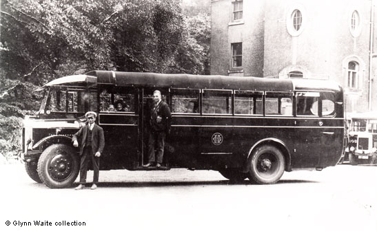 Hand's bus