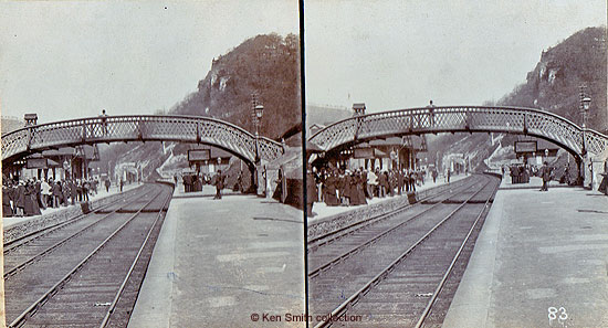 Stereoview of crowds leaving the station