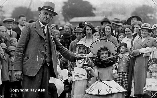Mr. Rothwell presents the cup for the best Fancy Dress of 1936
