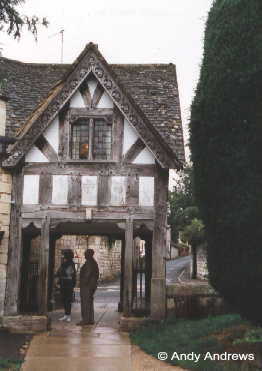 Painswick, GLS.
The lychgate provides shelter at the churchyard entrance.
&copy; Andy Andrews